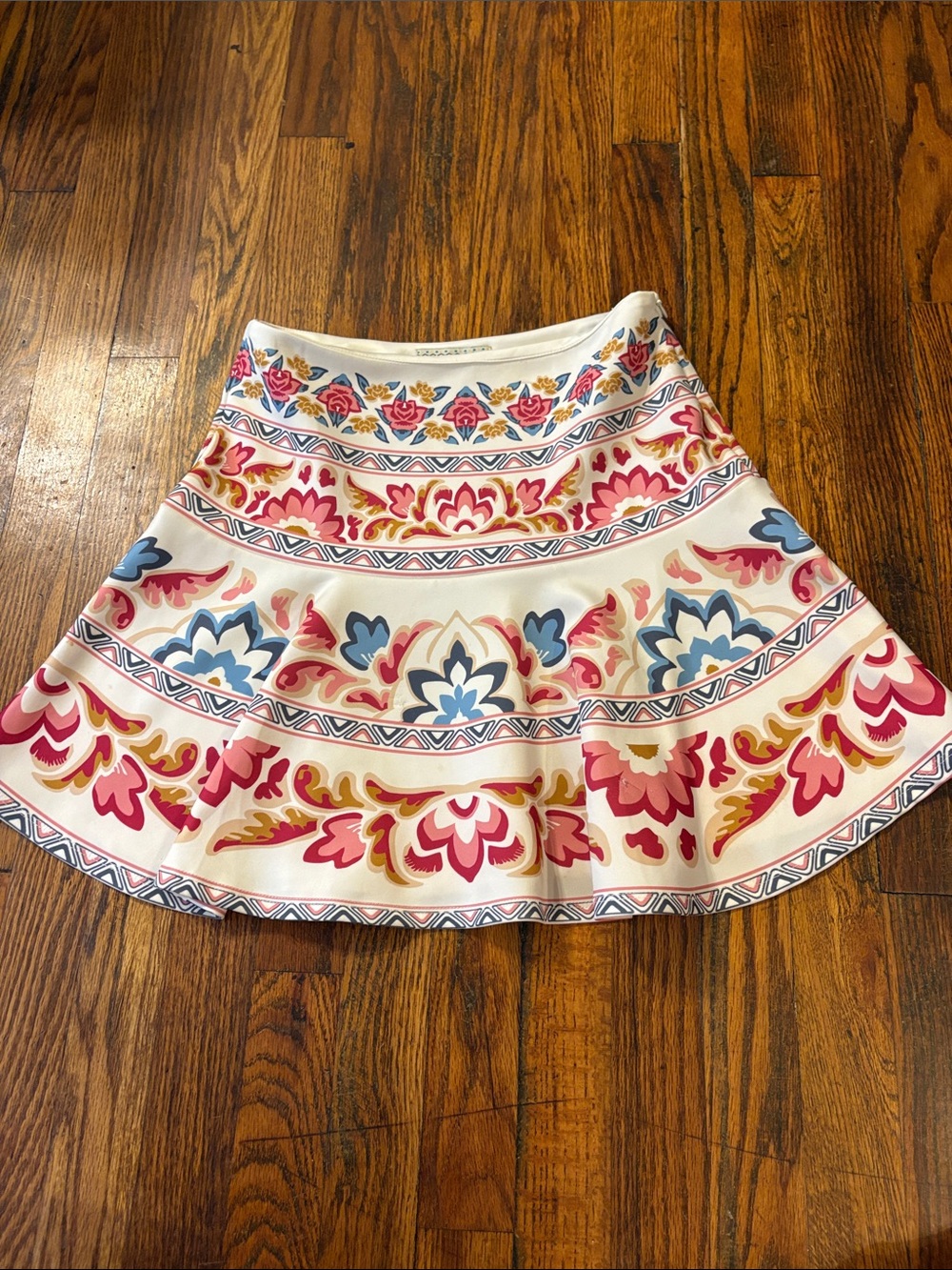 🎉Like New! Floral Circle Skirt in White with Pink & Blue!